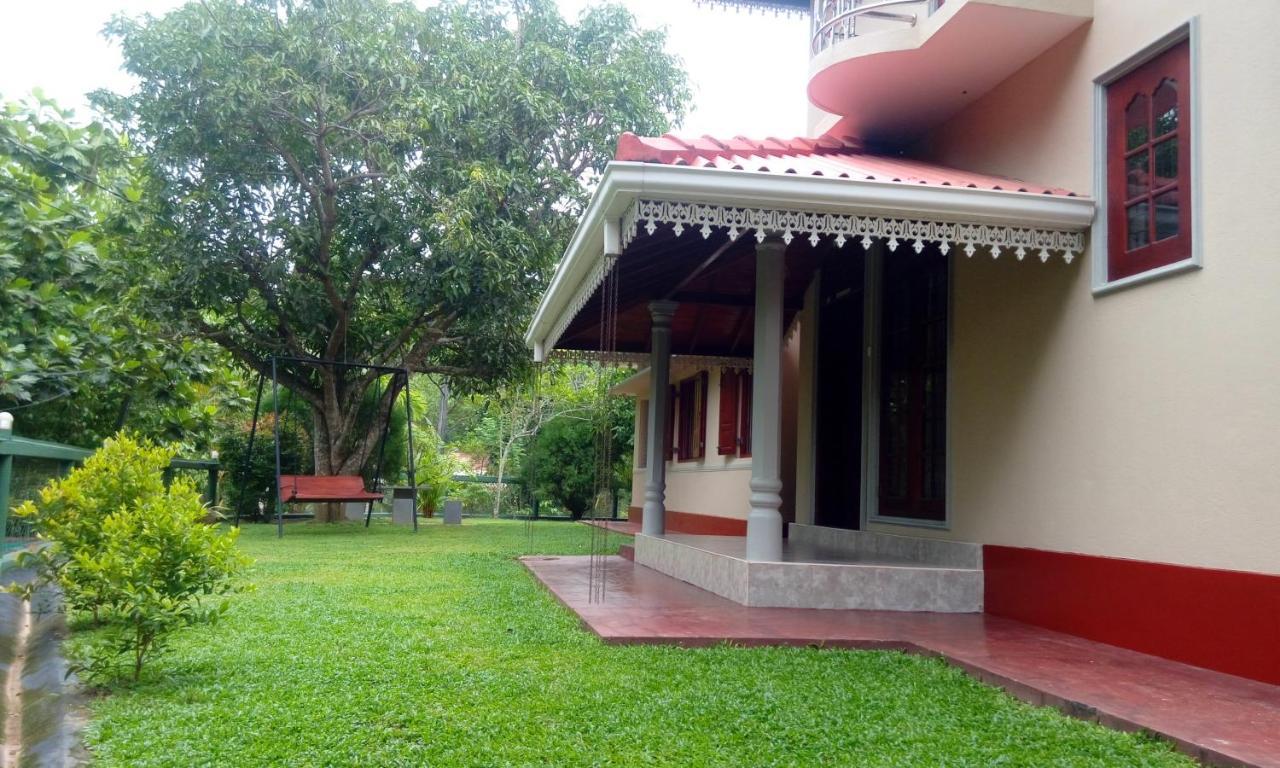 Villa Girilena Хикадува Екстериор снимка